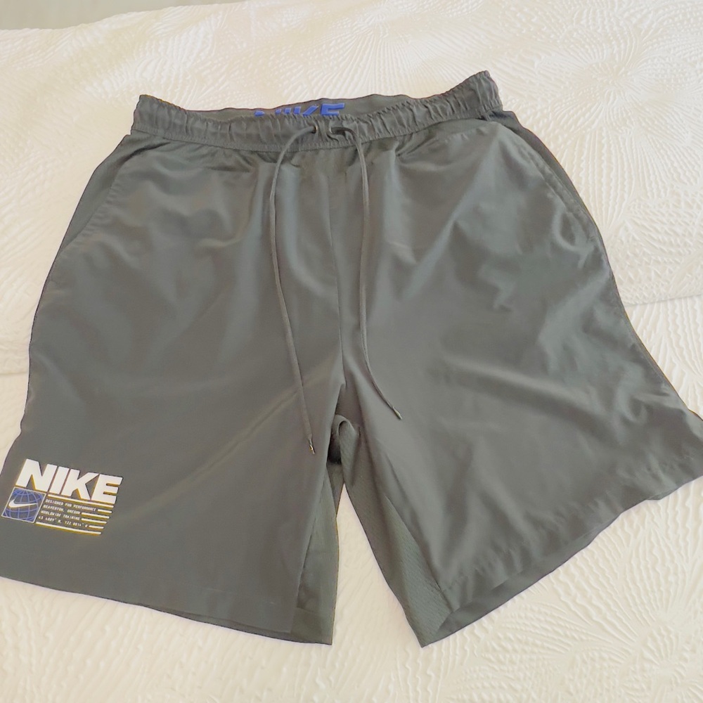 NIKE: Dri-Fit Black Shorts - Size XL